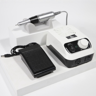 Equipamento elétrico manicure com motor, unidade de controlo branca e pedal preto