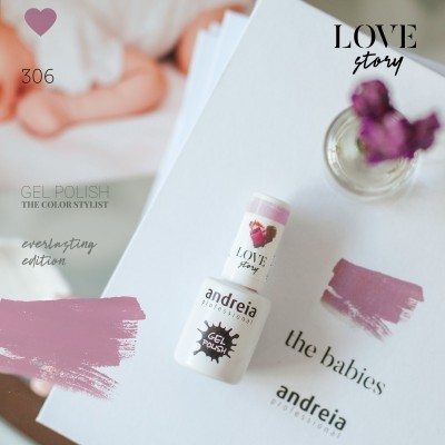 Frasco de verniz gel branco Andreia Professional com rótulo rosa e coração sobre livro aberto com pincelada rosa.