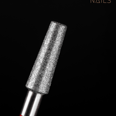 Ponta de ferramenta metálica texturizada para unhas com anel vermelho