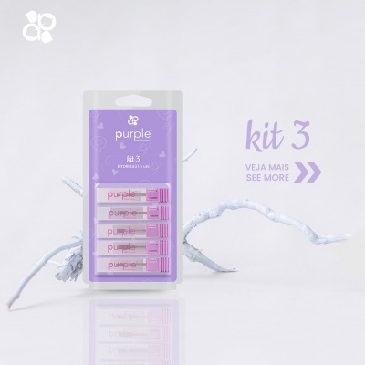 kit 3 Purple com cinco tubos faciais rosa claro em embalagem lilás transparente