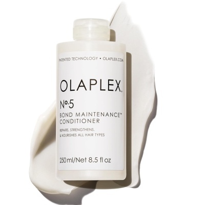 Condicionador OLAPLEX Nº5 Bond Maintenance em embalagem branca