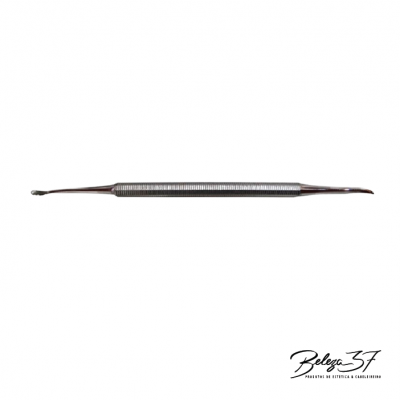 Ferramenta metálica dupla com pontas diferentes, fundo branco