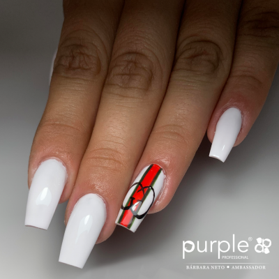 Unhas compridas brancas com decoração colorida e desenho preto