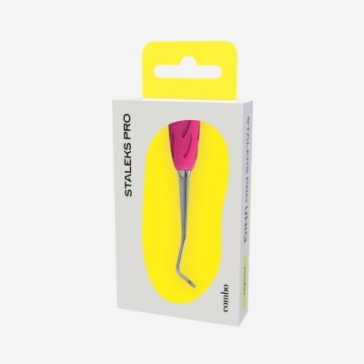 Ferramenta metálica com cabo rosa em embalagem branca com texto STALEKS PRO
