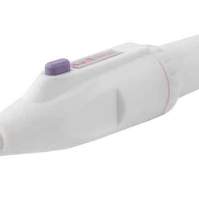 Aparelho elétrico branco com ponta abrasiva e texto 'NAIL DECORATOR'