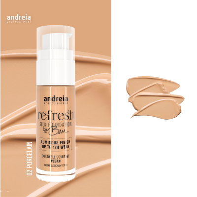 Frasco de base líquida Andreia Professional Refresh tom 02 Porcelain com amostras ao lado em fundo bege