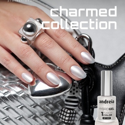 Unha pintada com verniz gel prateado perolado Andreia Hybrid Gel H93