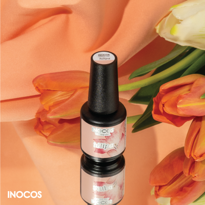Frasco de verniz gel INOCOS cor tulipa com tulipas laranjas ao redor