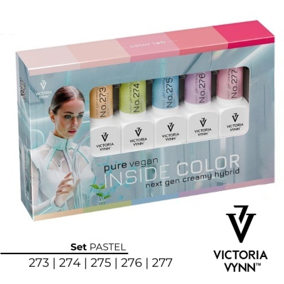Conjunto de 5 vernizes gel cremosos da VICTORIA VYNN em tons pastéis, embalagem transparente com imagem de mulher e texto pure vegan INSIDE COLOR.