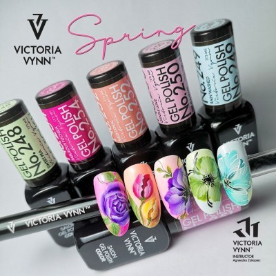 Vernizes em gel Victoria Vynn em várias cores pastel com unhas decoradas com pintura floral