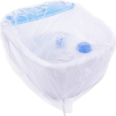 Bacia branca com tampa azul coberta por capa plástica