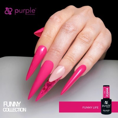 Unha manicure feminina com unhas longas em tons de rosa com textura marmoreada