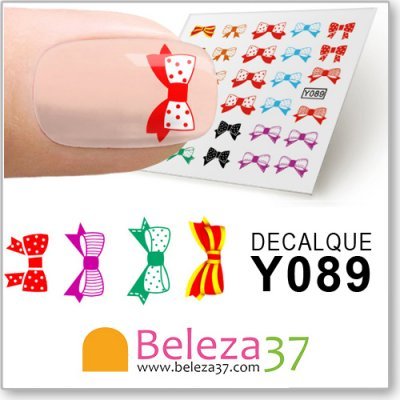 Decalques para unhas com desenhos de laços coloridos e unha aplicada com laço vermelho