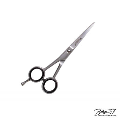 tesoura de corte profissional em metal com cabo preto