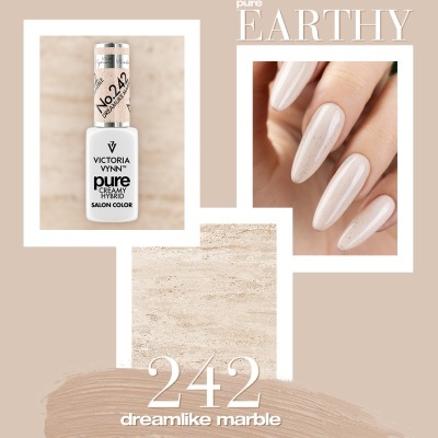 Verniz de unhas Victoria Vynn Pure Hybrid cor 242 Dreamlike Marble com unhas pintadas em tom terra claro