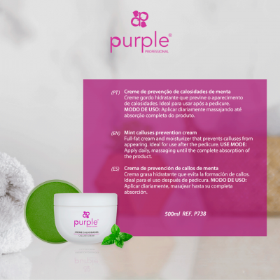 Creme de prevenção de calosidades de menta em embalagem branca com tampa verde ao lado de folhas de hortelã