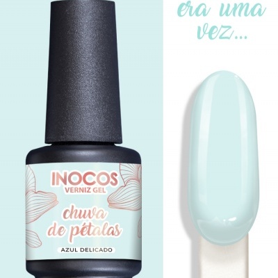 Verniz gel INOCOS azul delicado com amostra da cor em unha artificial
