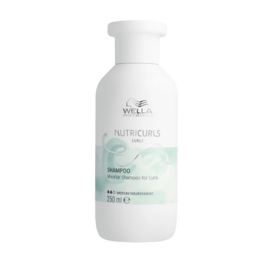 Frasco branco de shampoo Wella Nutricurus Curls