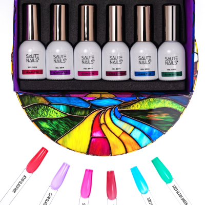 Conjunto de vernizes Sauté Nails com caixa roxa e amostras de cores
