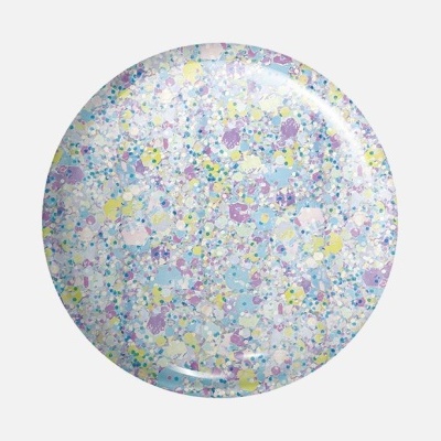 Prato redondo com padrão colorido em tons pastel sobre fundo branco