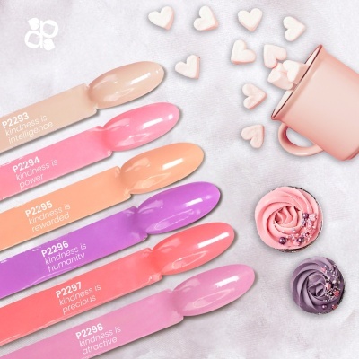 Seis amostras de vernizes de unha em tons vários com texto e decoração com copo rosa, corações e dois cupcakes