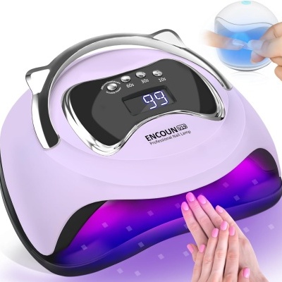 Aparelho de luz UV/LED lilás para manicure com ecrã digital e luz roxa iluminando unhas das mãos