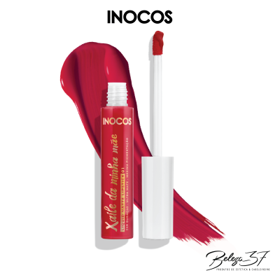 Batom líquido mate vermelho INOCOS com aplicador aberto e traço de cor no fundo branco