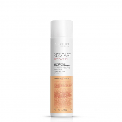 Frasco branco de champô restaurador Revlon Professional RE/START Recovery 250 ml em fundo branco