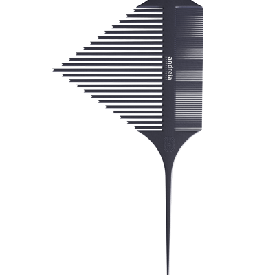 Pente preto com dentes largos e finos, com texto 'andria'