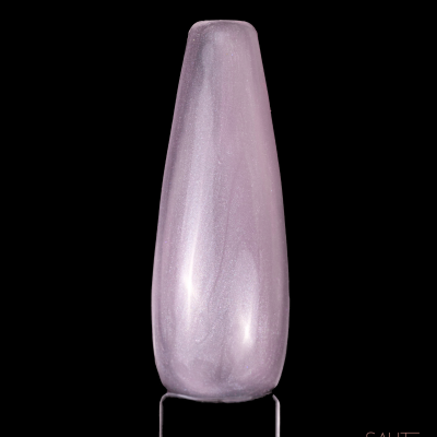 unha artificial com verniz rosa metálico brilhante