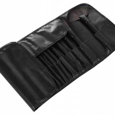 Estojo preto com 10 pincéis de maquilhagem de vários tamanhos