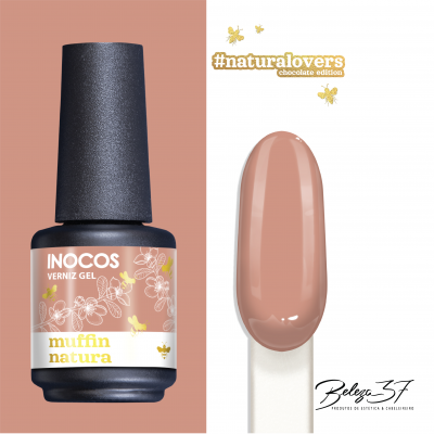 Frasco de verniz gel cor castanho nude e amostra da cor