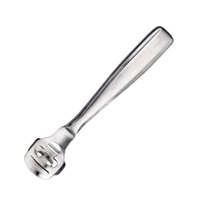 Furador de pele metálico prateado com cabo liso