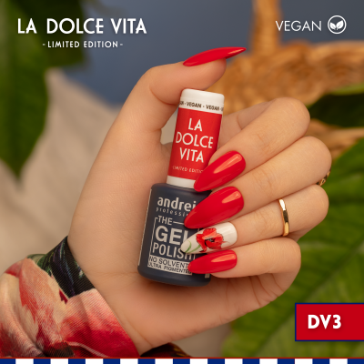 Verniz gel vermelha La Dolce Vita edición limitada segurado por mão com unhas vermelhas e decoração floral