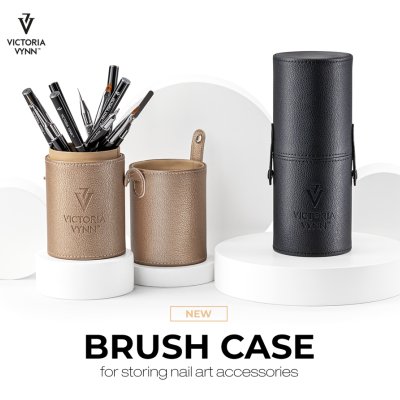 Organizadores para pincéis de maquilhagem bege e preto com textura pele e marca VICTORIA VYNN