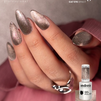 Unhas com verniz gel Andreia Professional meowgic CAT EYE EFFECT MC2