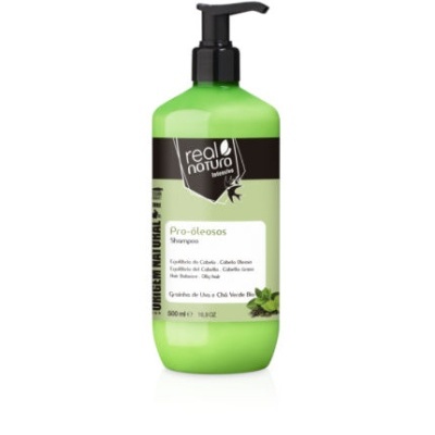 Garrafas verde de shampoo Pro-oleosos com tampa de bomba preta e rótulo com texto.