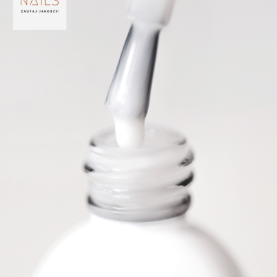 Frasco de verniz de unhas branco com pincel e logótipo Saute Nails