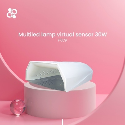Lâmpada multiled virtual sensor 30W branca com superfície prateada sobre pedestal rosa