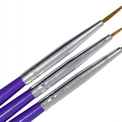 Três pincéis artísticos pontiagudos com cabo roxo e metal prateado