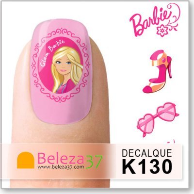 Decalque para unhas cor de rosa com personagem Barbie e acessórios em rosa