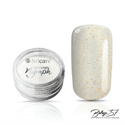 Glitter para unhas Silcare shimmer Nymph com amostra em unha artificial