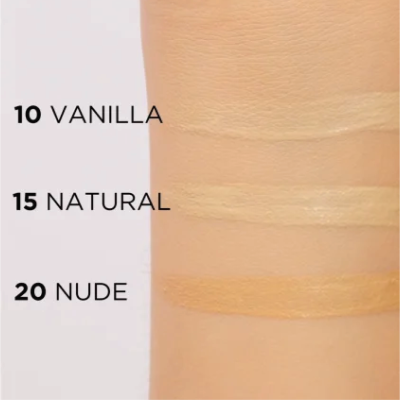 Amostras de cor de cosmético em pele com etiquetas 10 VANILLA, 15 NATURAL, 20 NUDE
