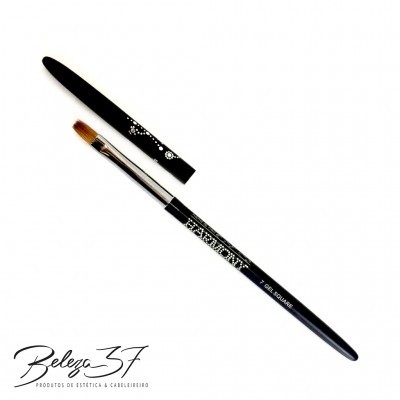 Pincel de base Beleza 3F com cabo preto e cerdas castanhas