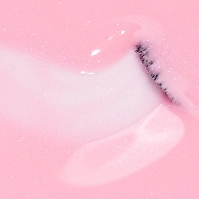 Superfície cremosa rosa e branca com detalhes pretos