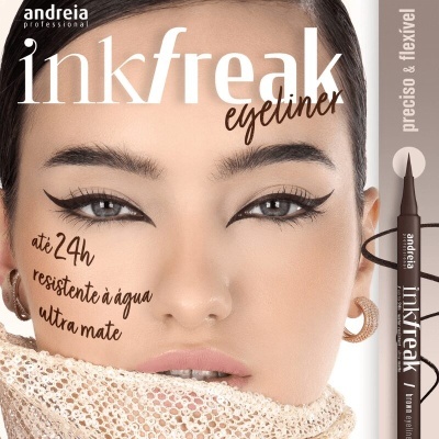 Produto eyeliner em caneta preto Andreia Professional Inkfreak com texto promocional e modelo feminina