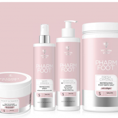 Produtos PHARM FOOT Victoria Vynn em embalagem rosa claro e branco para cuidados dos pés