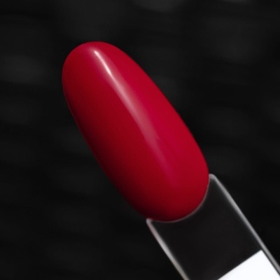 Amostra de verniz de unha vermelho brilhante em paleta