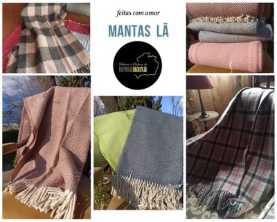 Mantas de lã em vários padrões e cores com franjas, apresentadas em ambientes interiores e exteriores