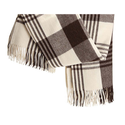 Lenço ou cachecol xadrez castanho e branco com franjas